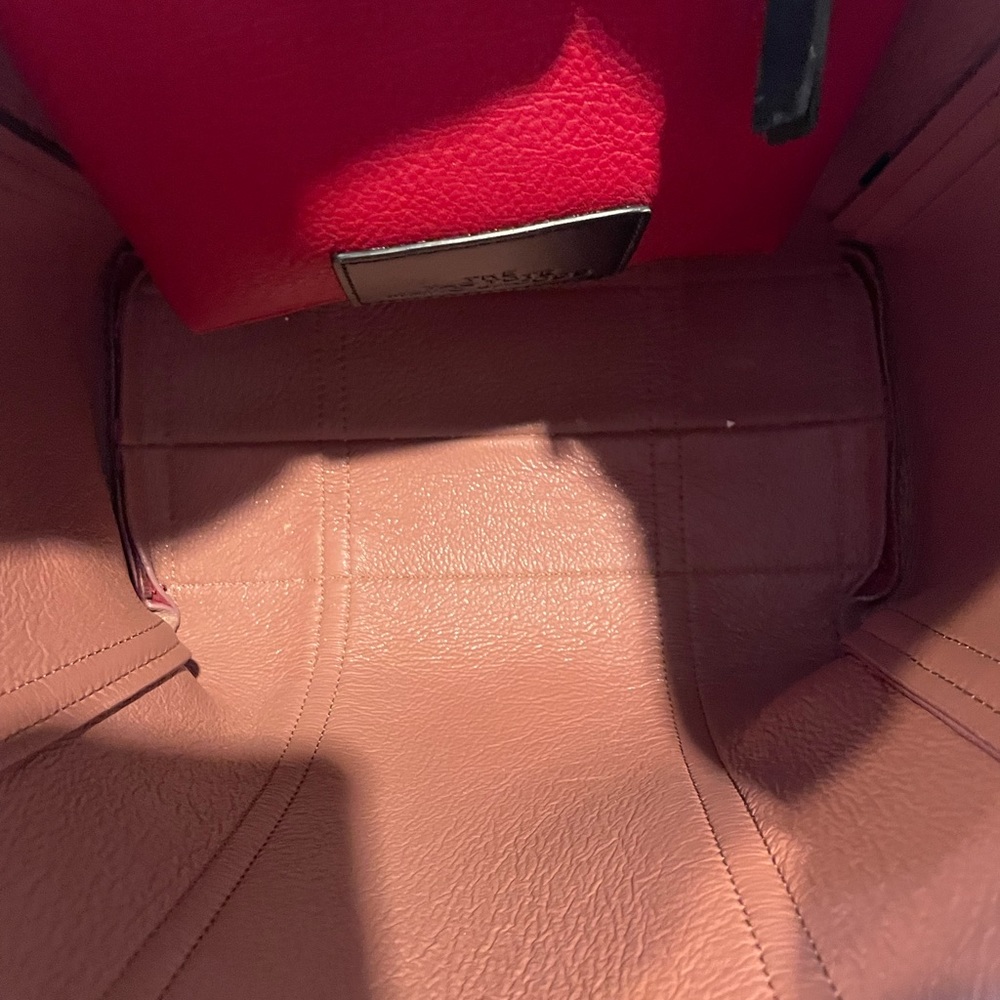 Marc Jacobs Leather Tag Tote Cranberry Red - Picture 3 of 11